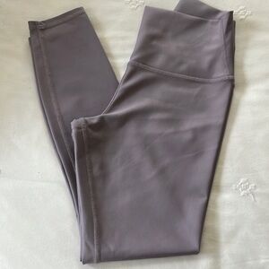 Alo Airlift leggings 7/8 Size Small Lavender - worn once